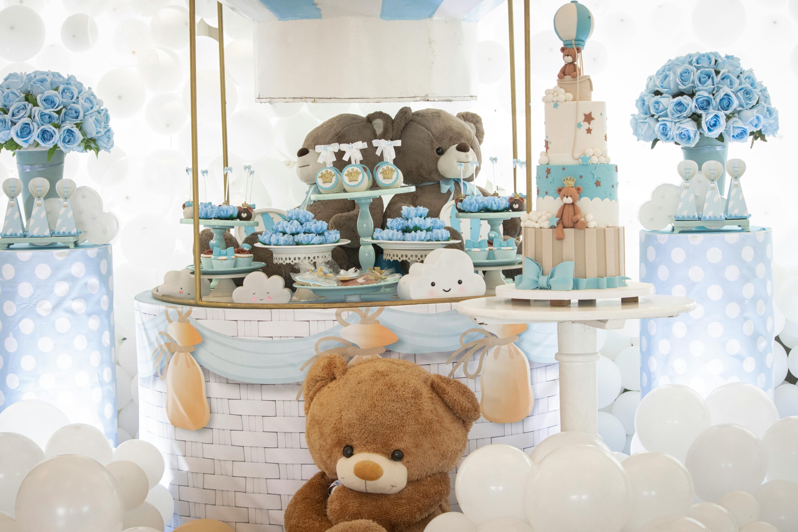 baby-shower-cake-table-decor